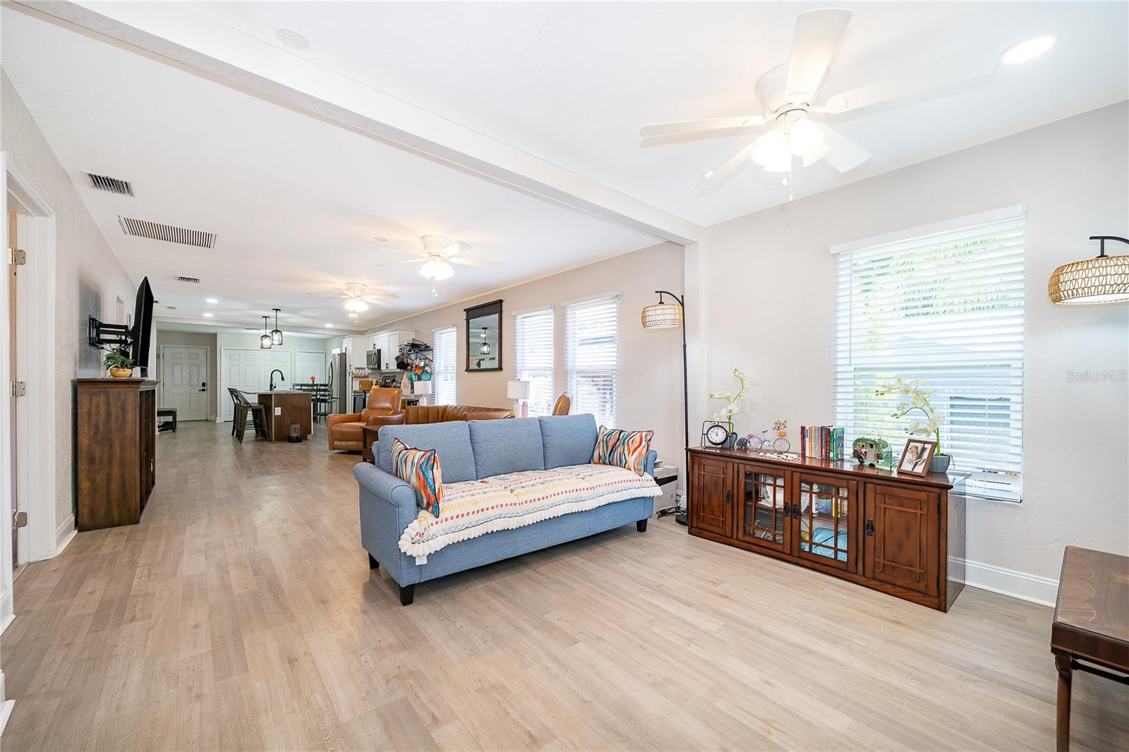 702 E GILCHRIST ST, PLANT CITY, FL, 33563
