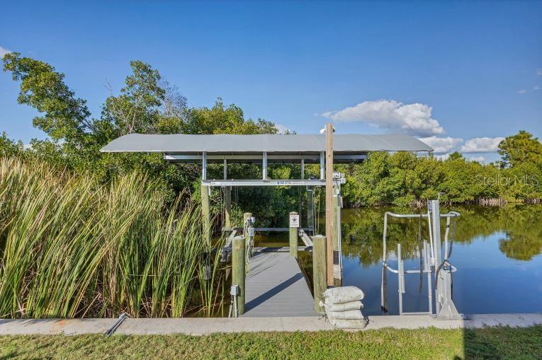15811 VISCOUNT CIR, PORT CHARLOTTE, FL, 33981