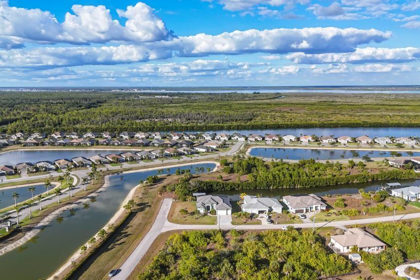 15811 VISCOUNT CIR, PORT CHARLOTTE, FL, 33981