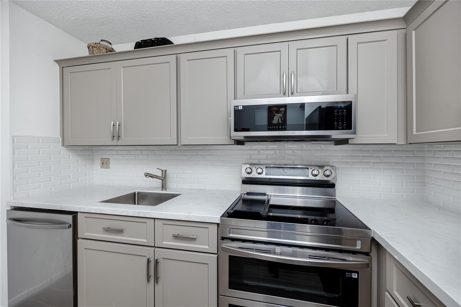 2207 BELLEAIR RD #B30, CLEARWATER, FL, 33764