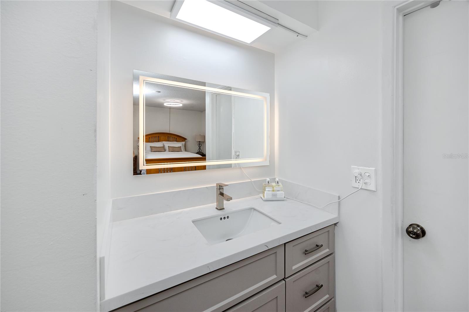 2207 BELLEAIR RD #B30, CLEARWATER, FL, 33764