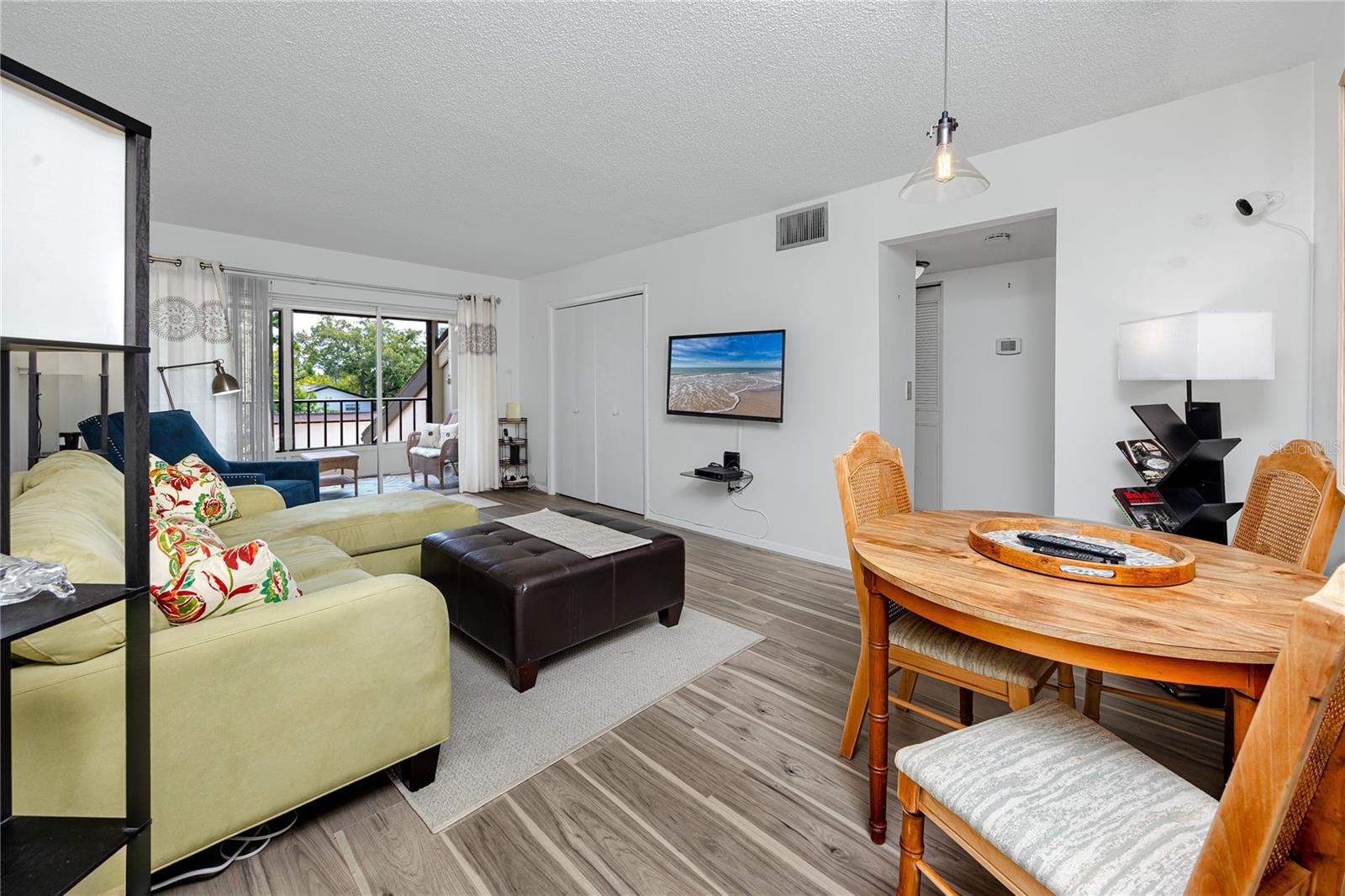 2207 BELLEAIR RD #B30, CLEARWATER, FL, 33764