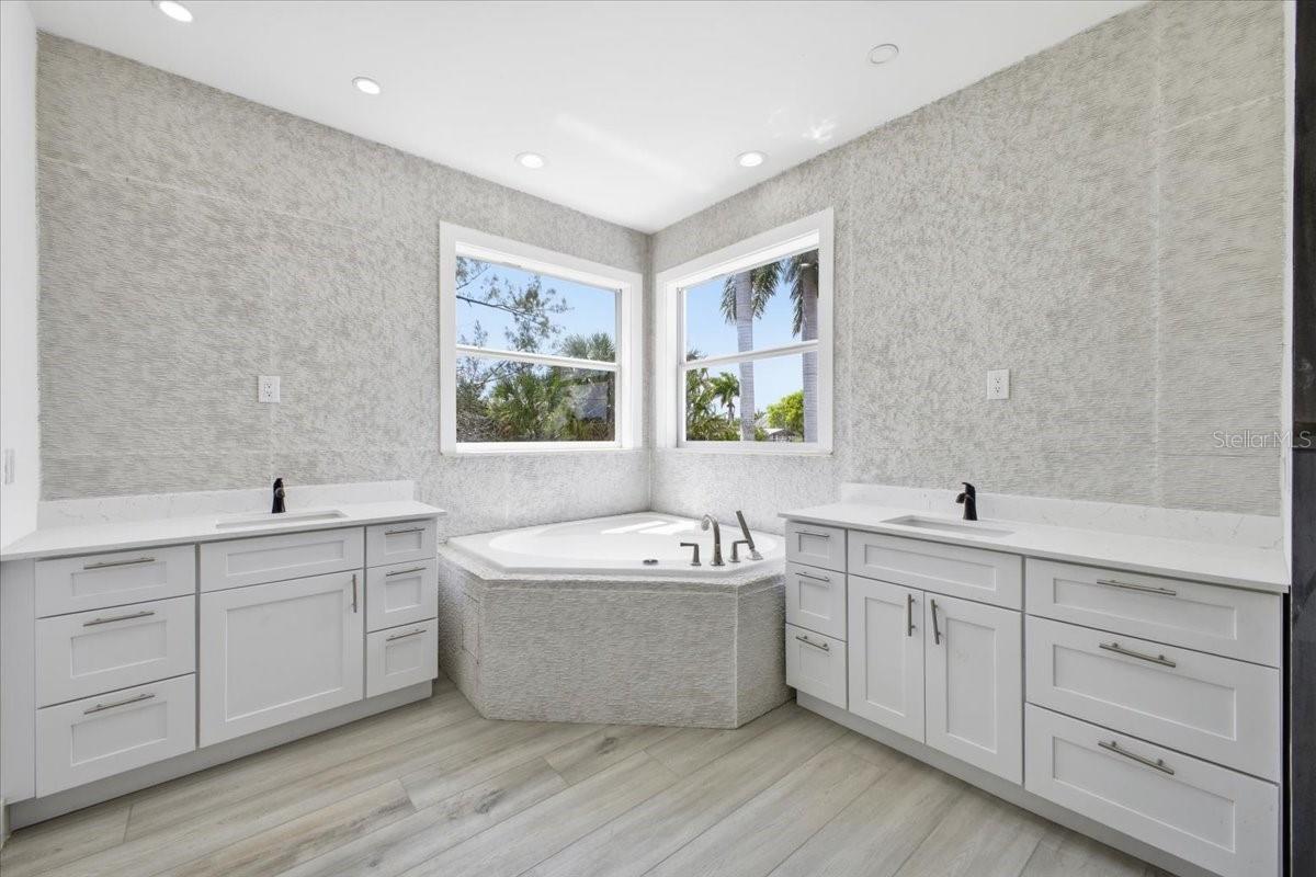 15408 MELPORT CIR, PORT CHARLOTTE, FL, 33981