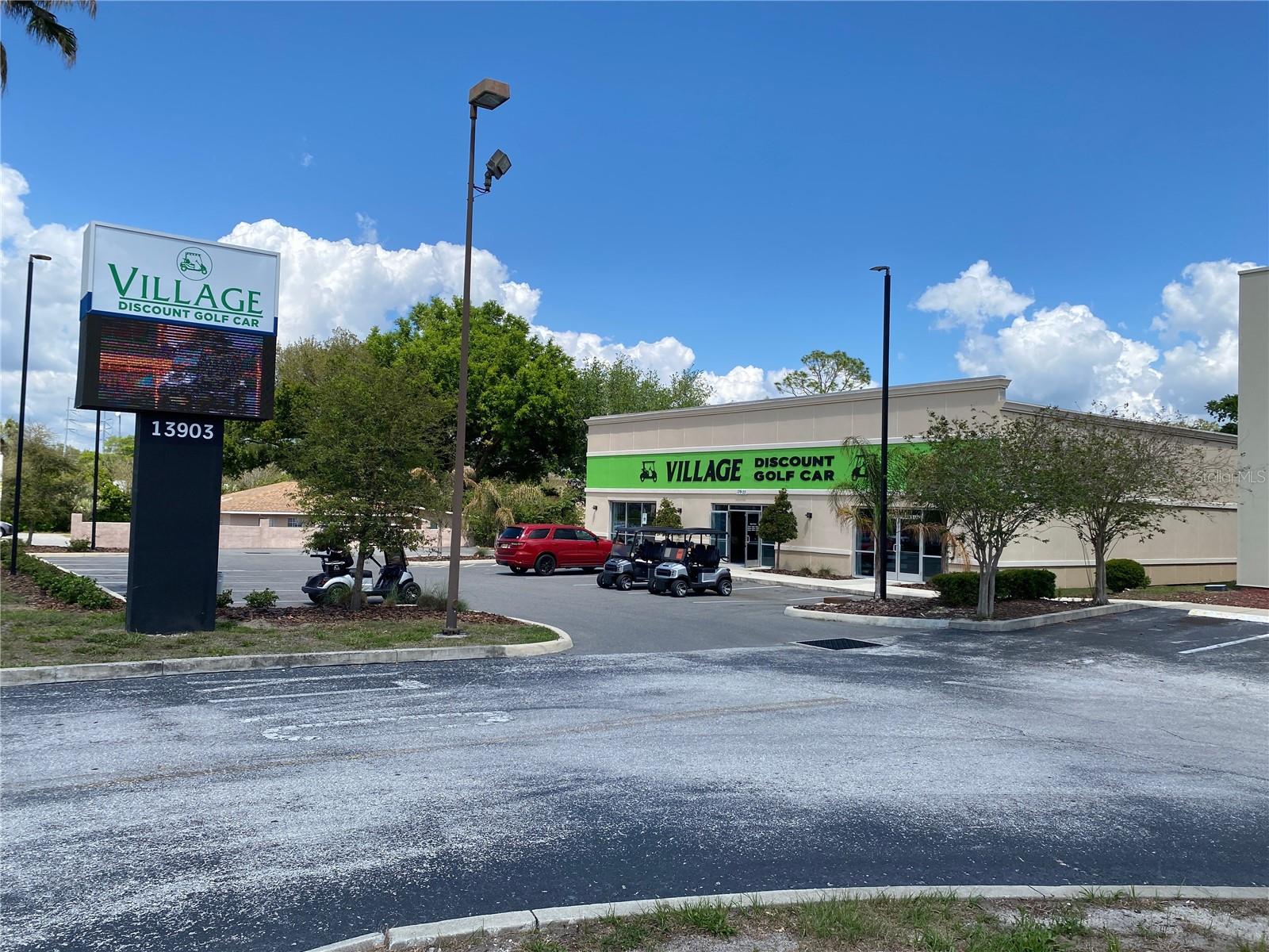 13891 N US HWY 441, LADY LAKE, FL, 32159