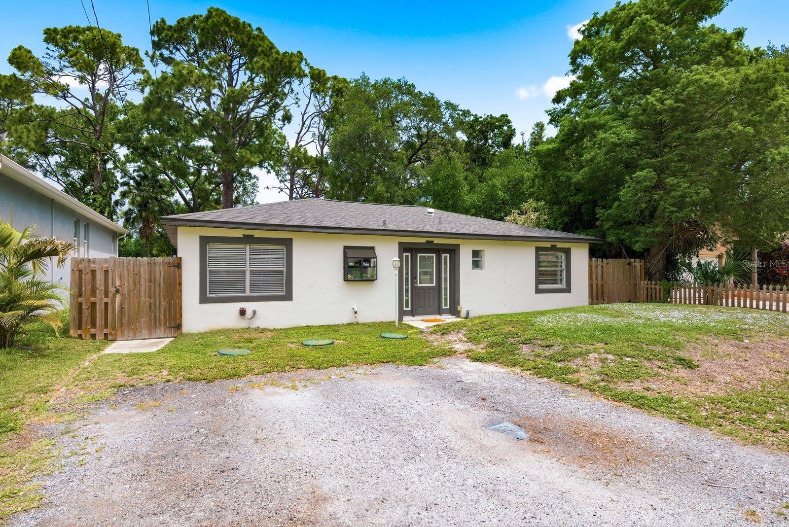 7327 WINCHESTER DR, TAMPA, FL, 33615