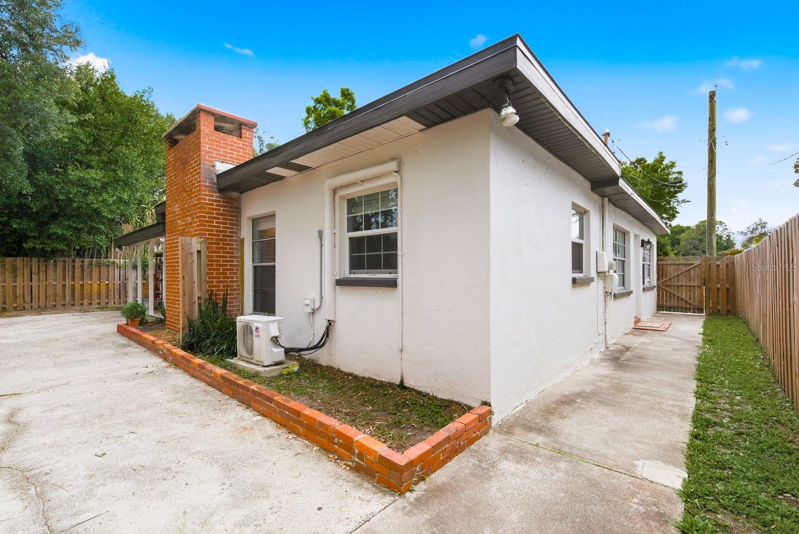 7327 WINCHESTER DR, TAMPA, FL, 33615