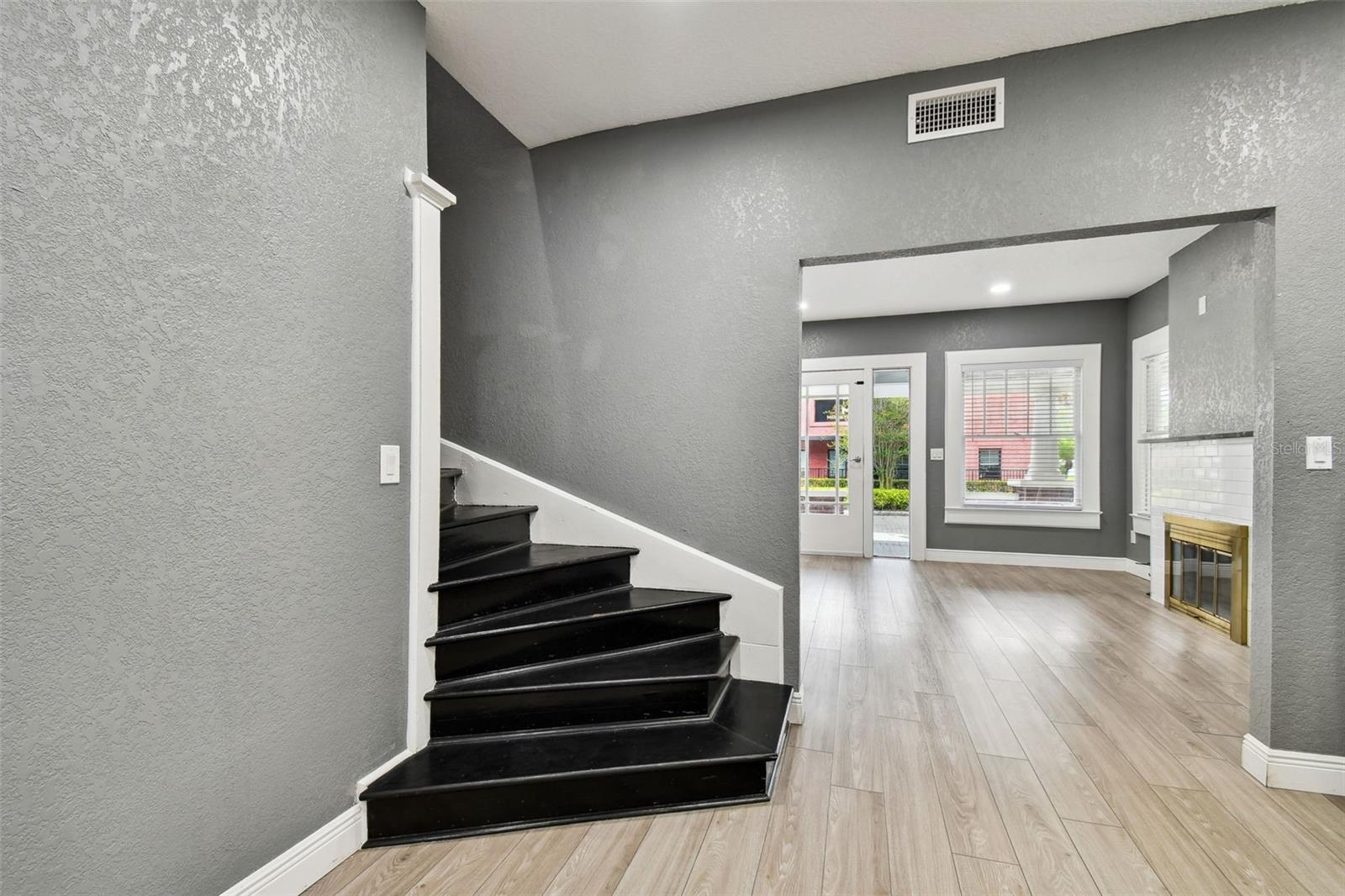 6810 N NAVIN AVE, TAMPA, FL, 33604