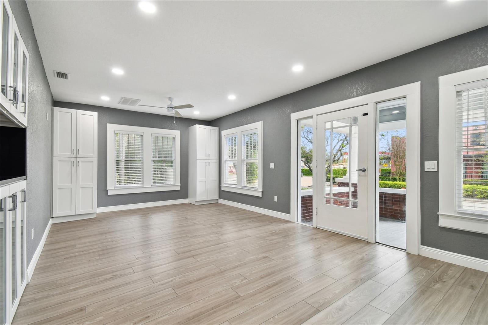 6810 N NAVIN AVE, TAMPA, FL, 33604