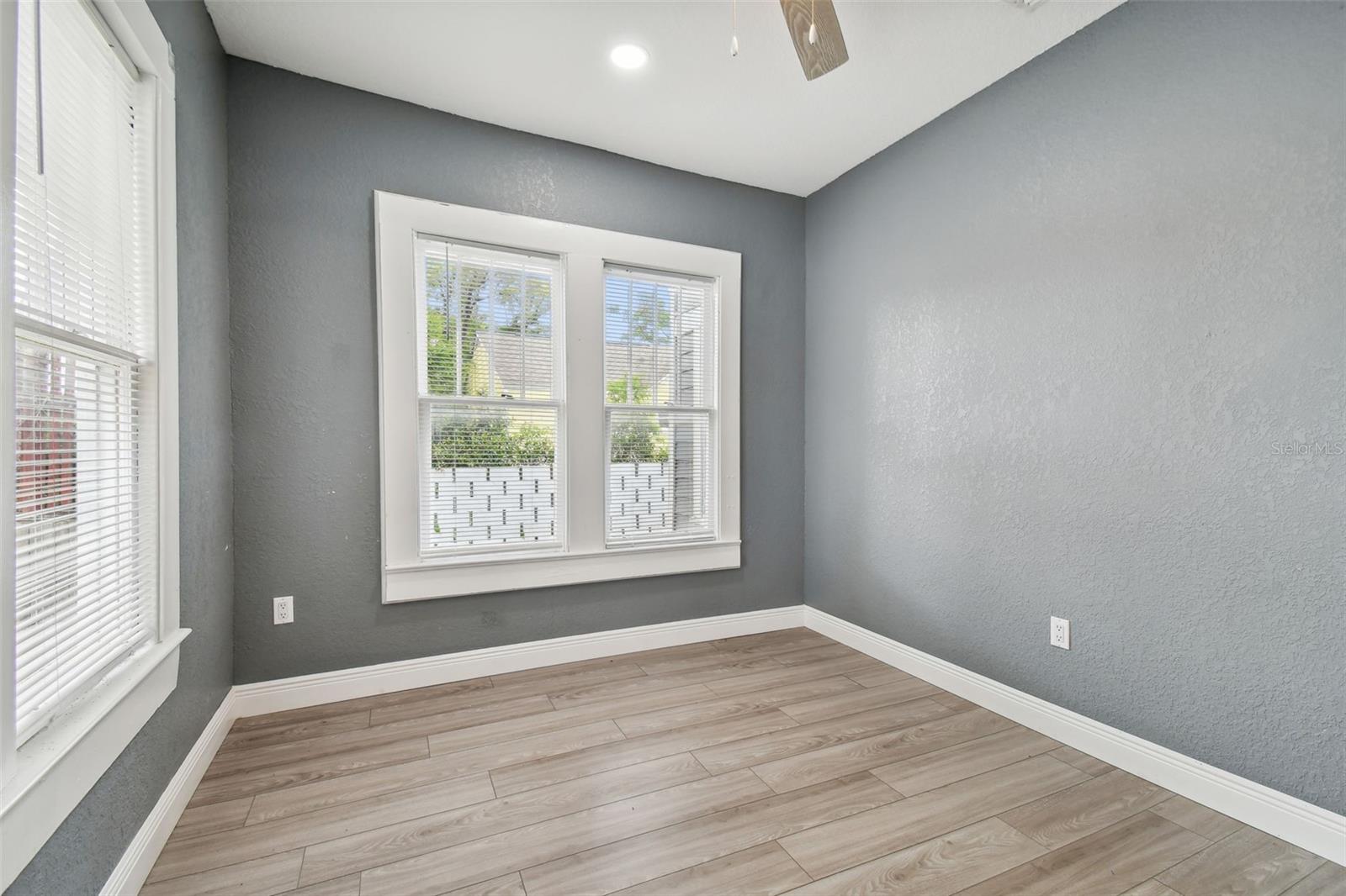 6810 N NAVIN AVE, TAMPA, FL, 33604