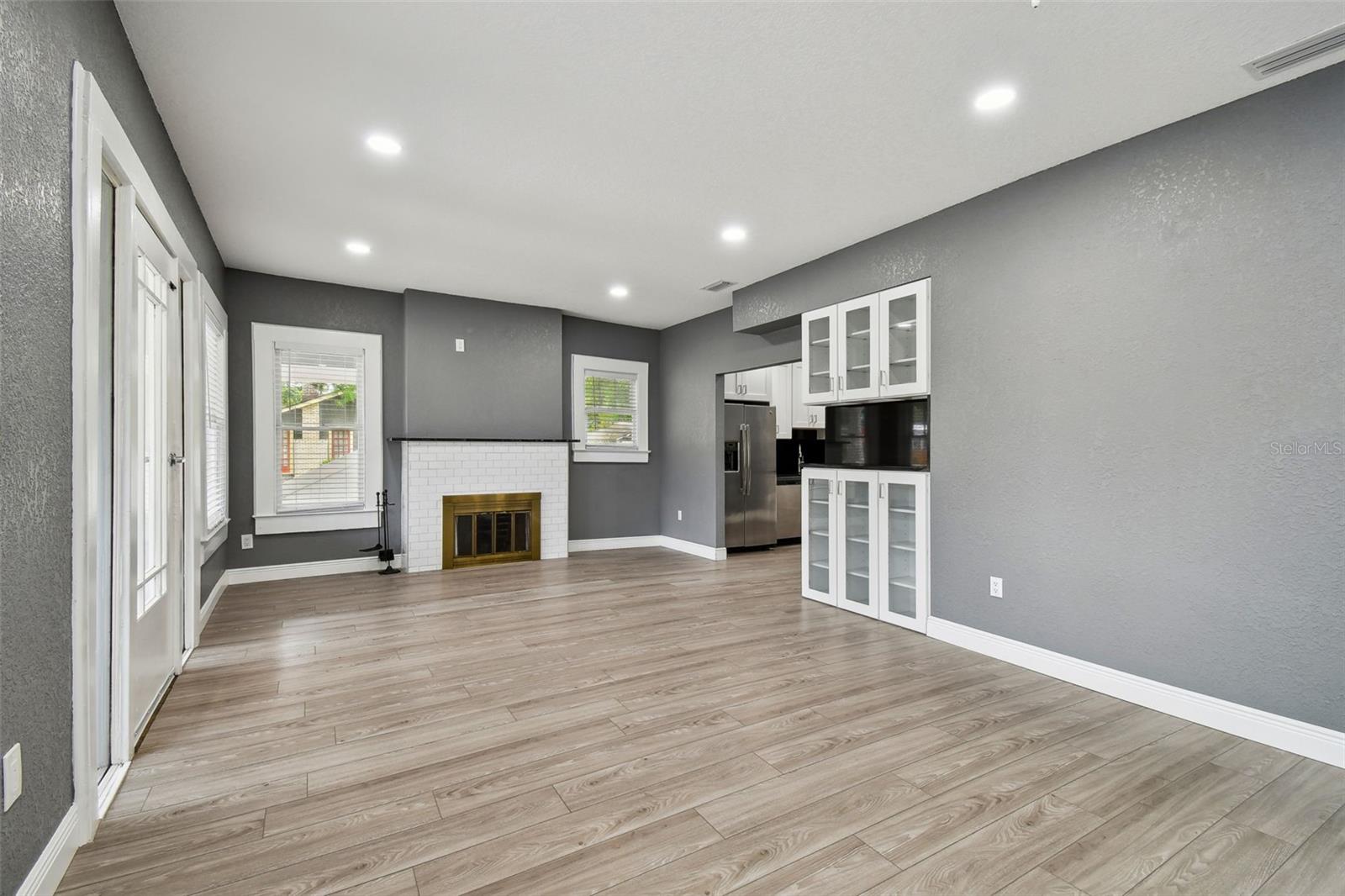 6810 N NAVIN AVE, TAMPA, FL, 33604
