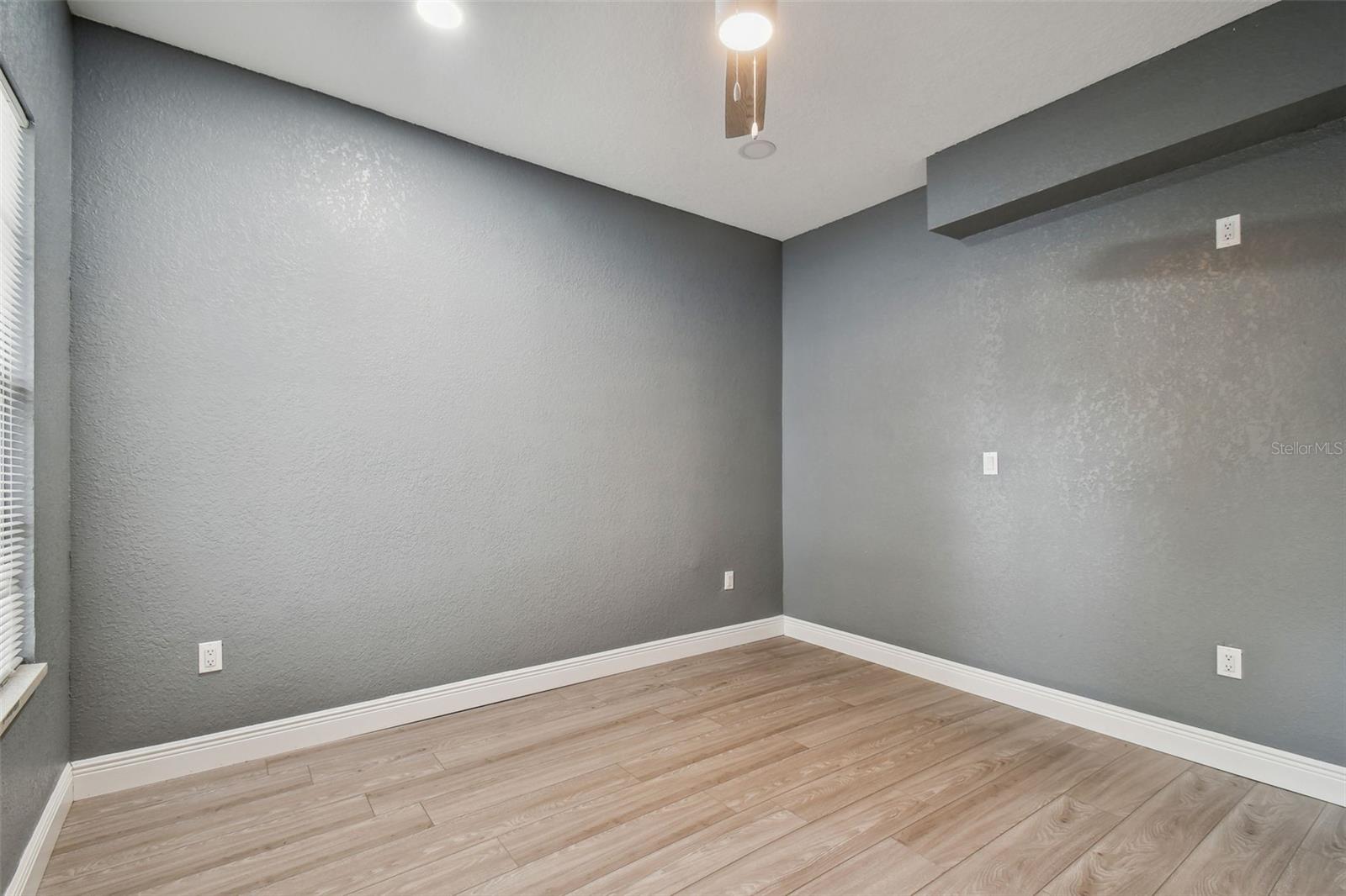 6810 N NAVIN AVE, TAMPA, FL, 33604