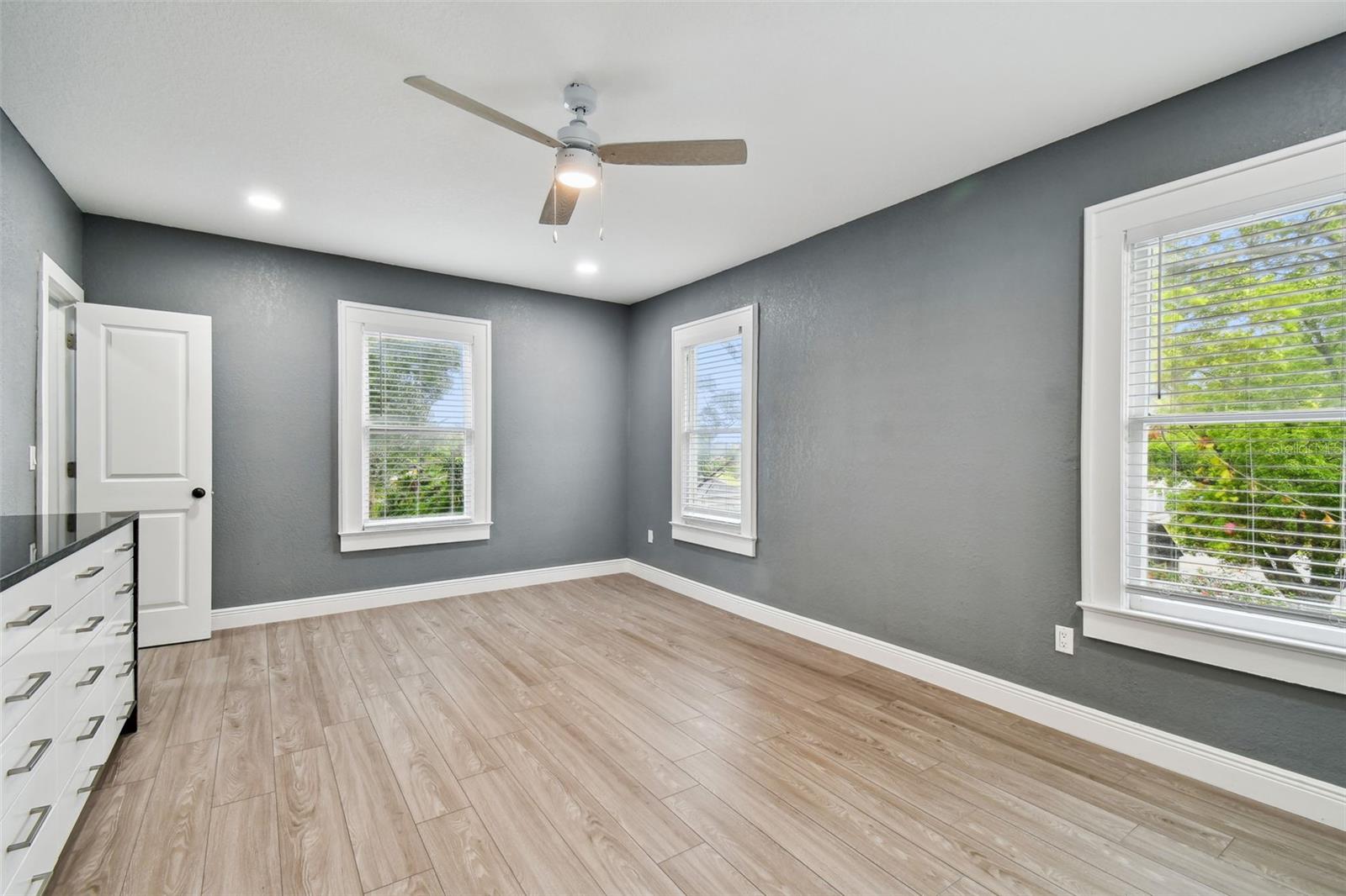 6810 N NAVIN AVE, TAMPA, FL, 33604