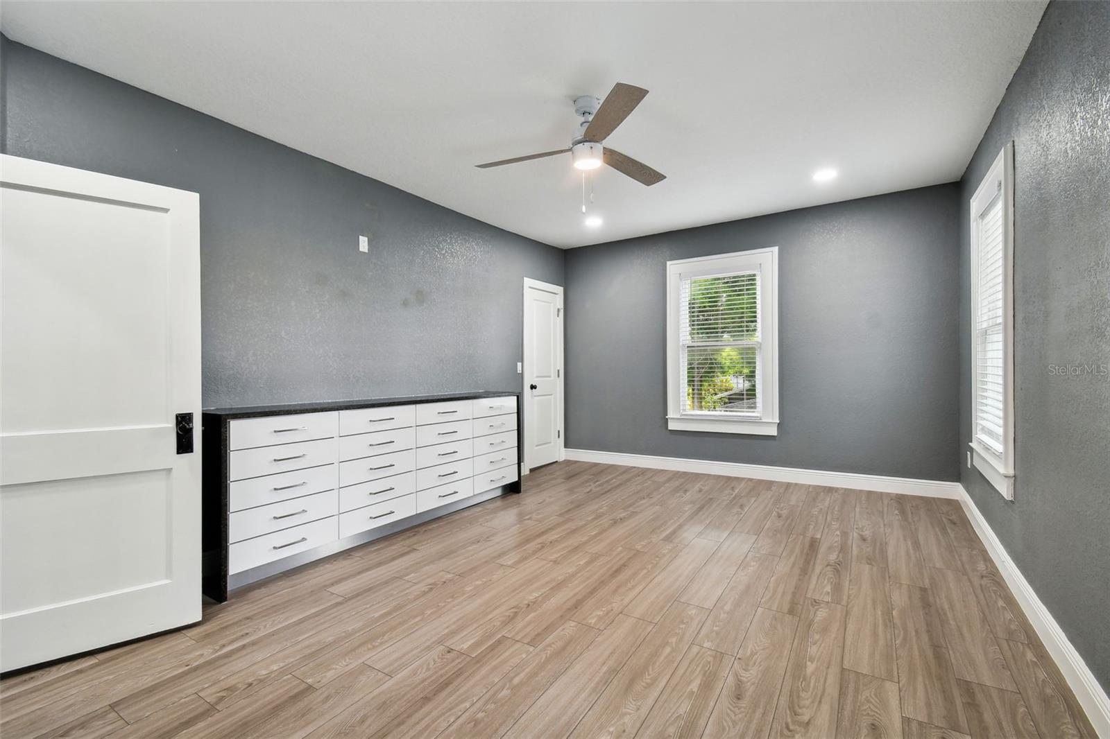 6810 N NAVIN AVE, TAMPA, FL, 33604