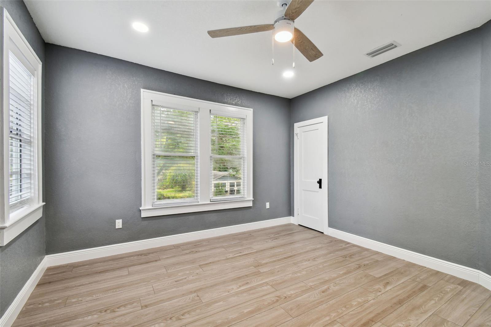 6810 N NAVIN AVE, TAMPA, FL, 33604