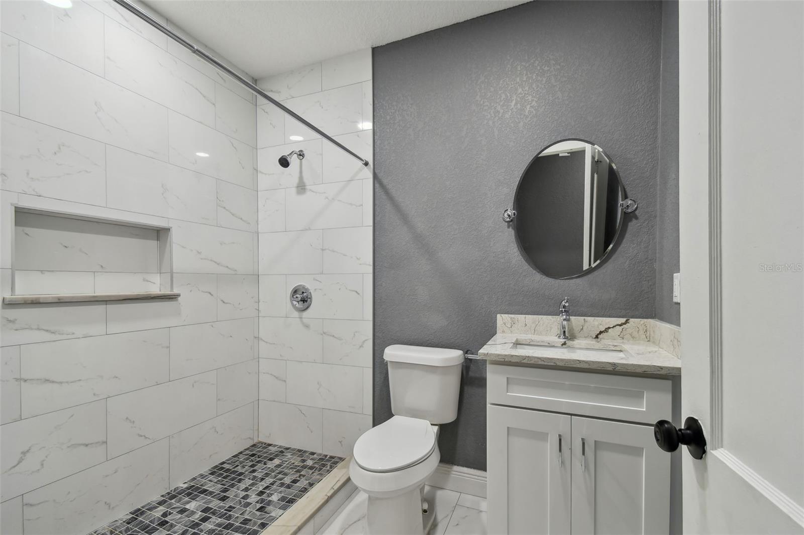 6810 N NAVIN AVE, TAMPA, FL, 33604