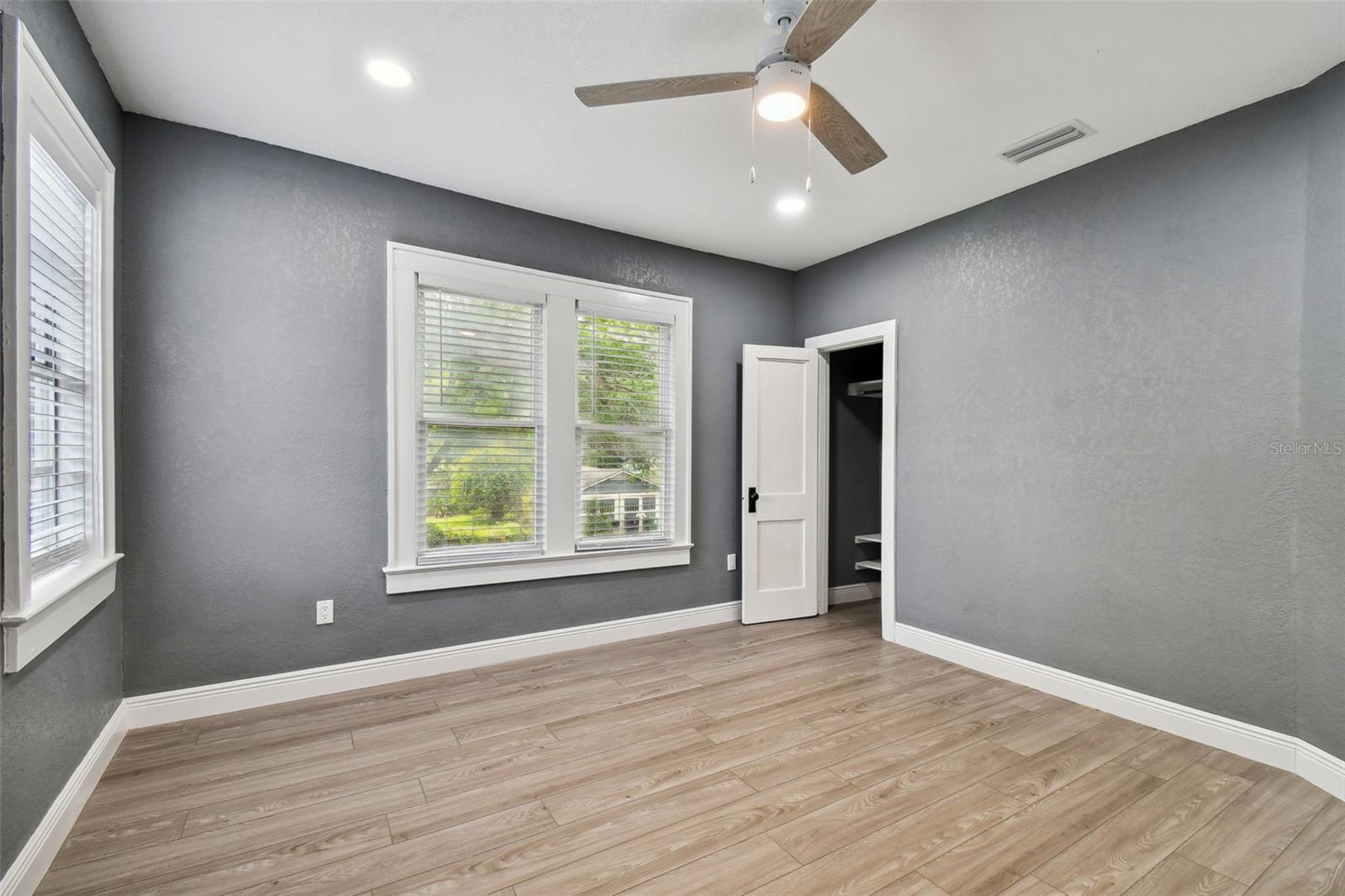 6810 N NAVIN AVE, TAMPA, FL, 33604