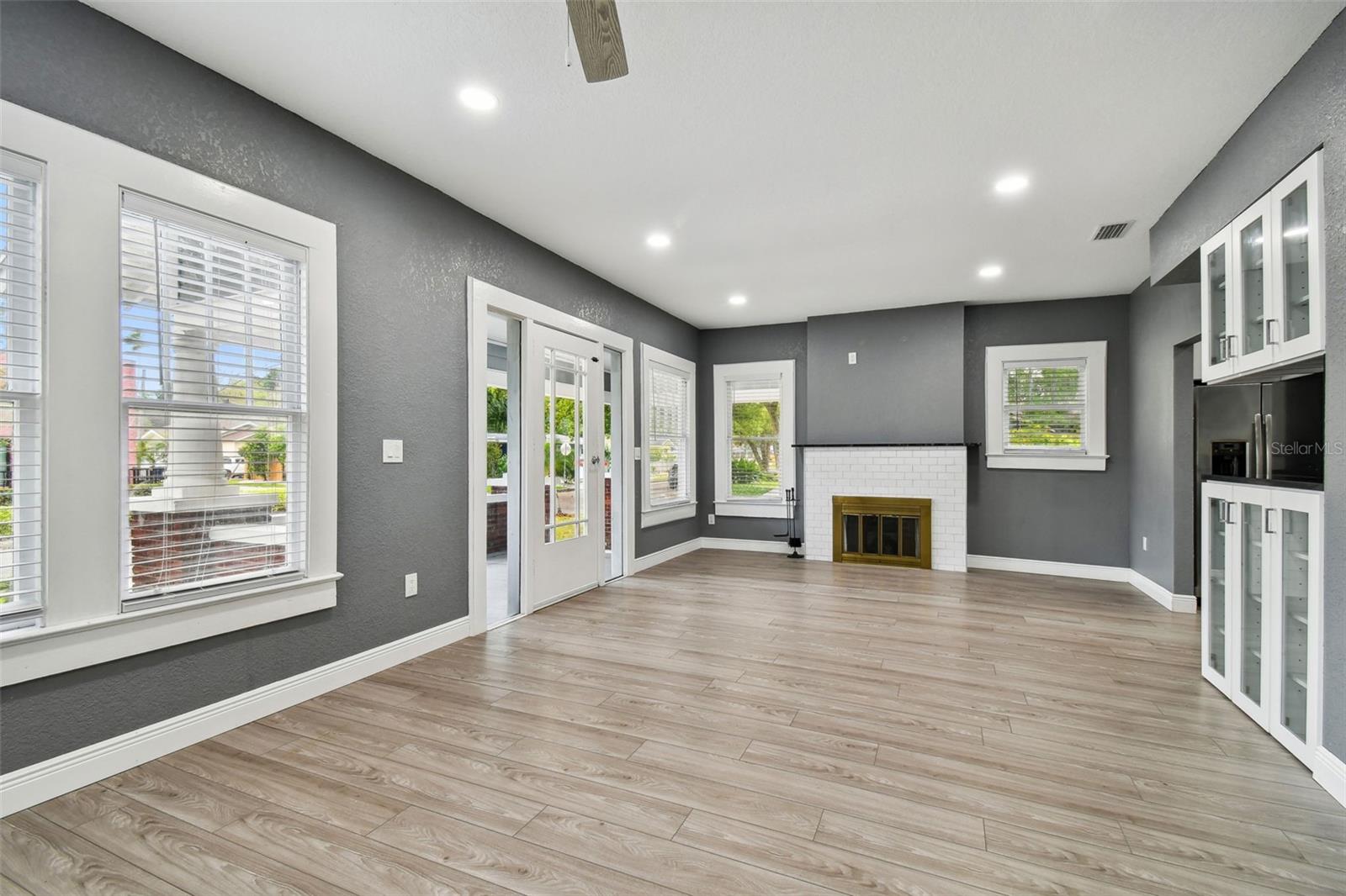 6810 N NAVIN AVE, TAMPA, FL, 33604