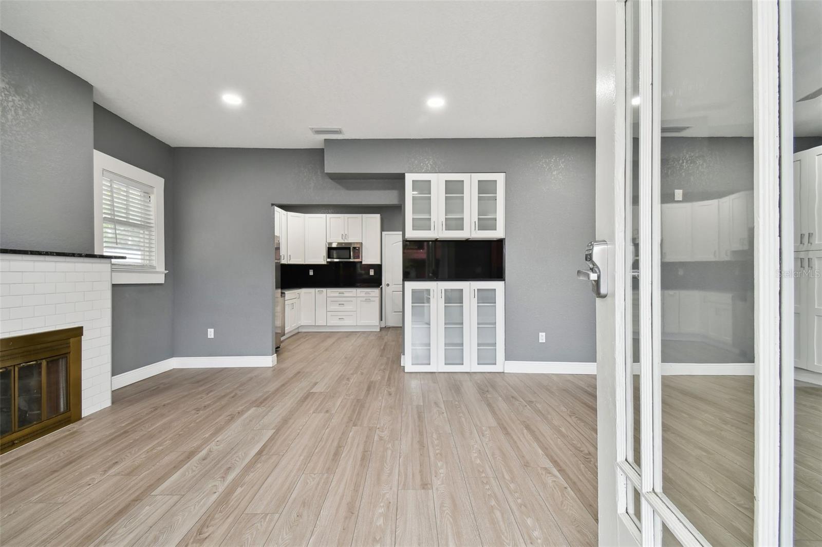 6810 N NAVIN AVE, TAMPA, FL, 33604