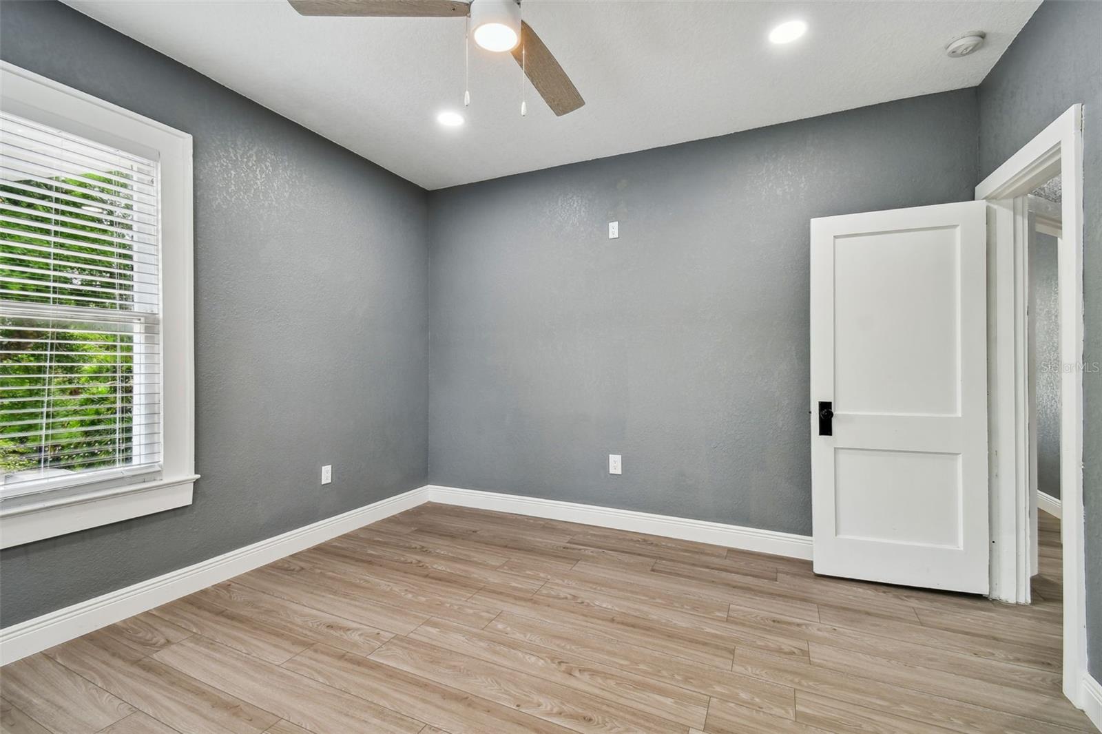 6810 N NAVIN AVE, TAMPA, FL, 33604
