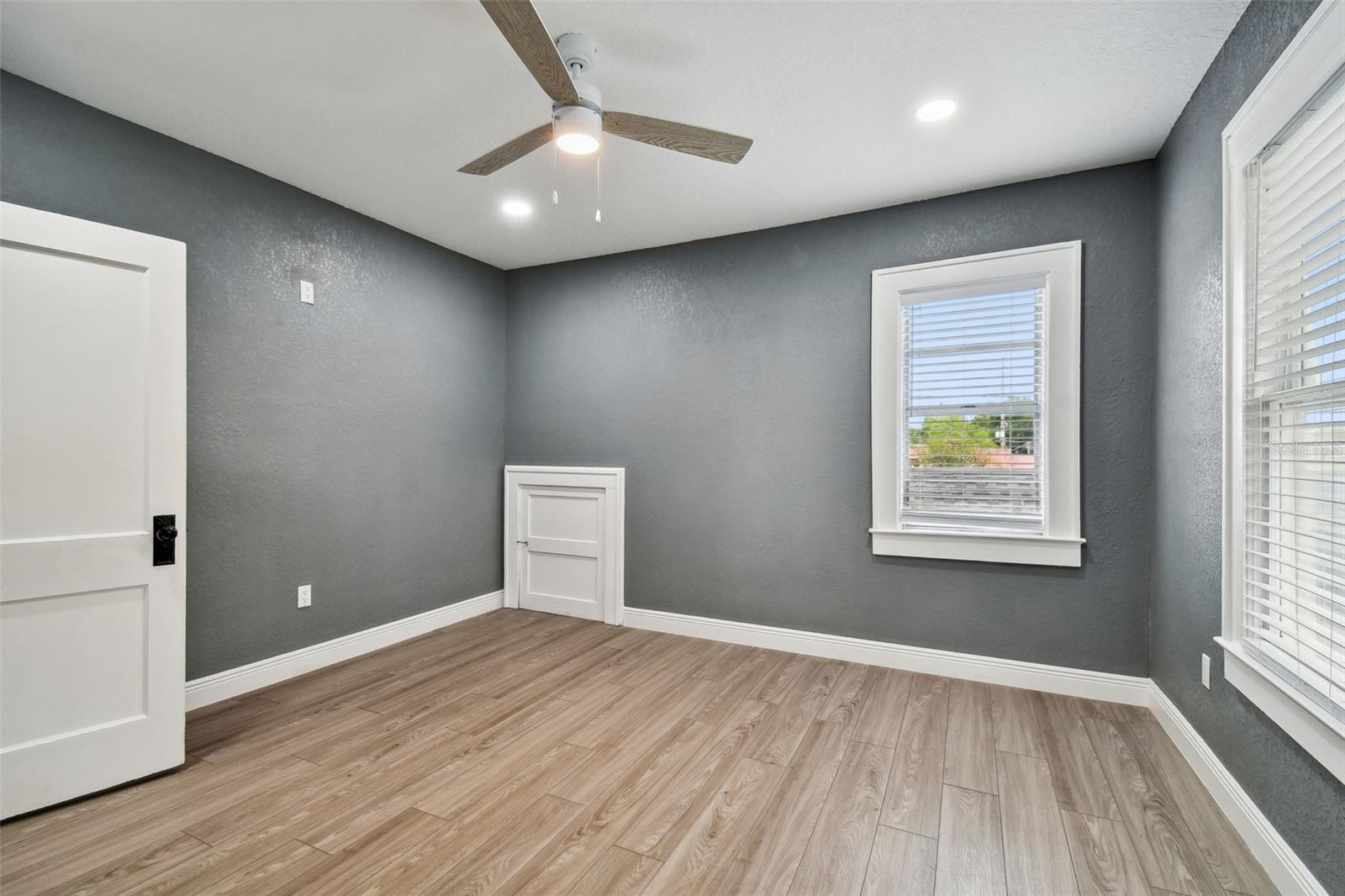 6810 N NAVIN AVE, TAMPA, FL, 33604