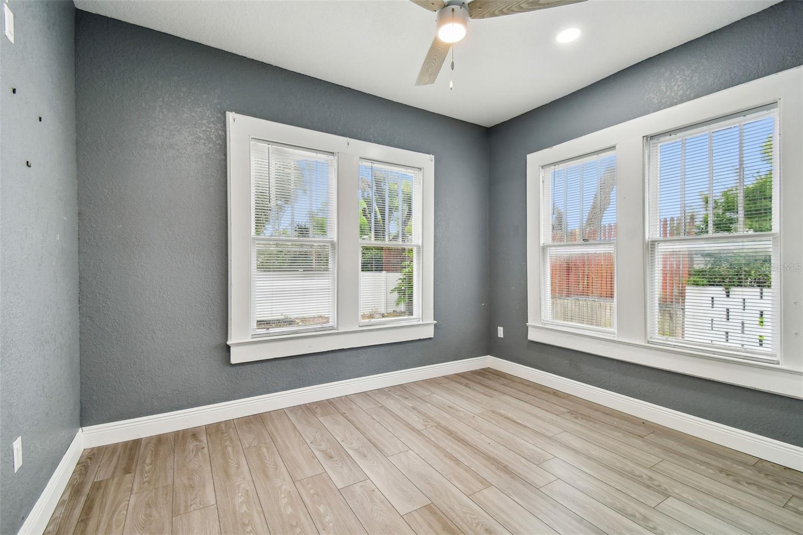 6810 N NAVIN AVE, TAMPA, FL, 33604