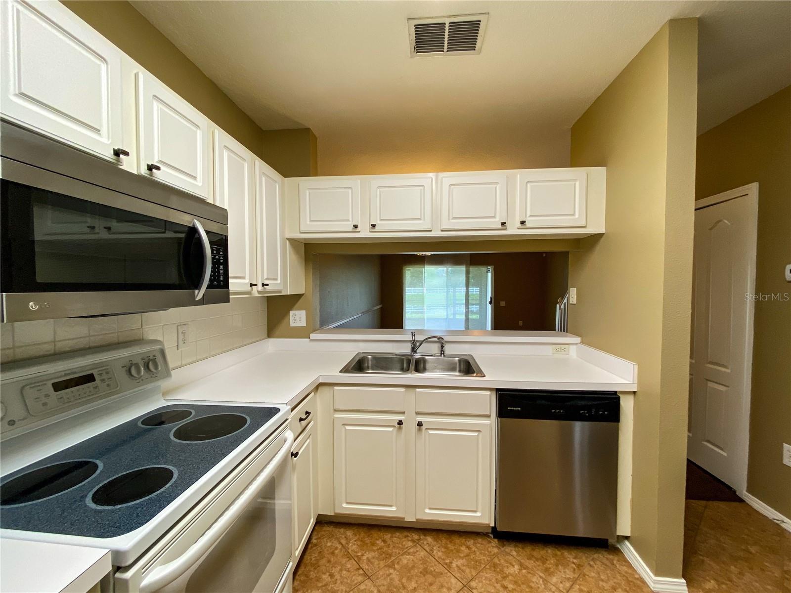 30305 LACLEDES LN, WESLEY CHAPEL, FL, 33543