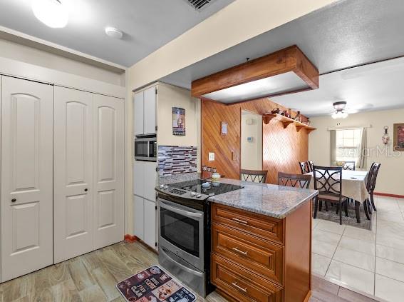 7806 N GOMEZ AVE, TAMPA, FL, 33614