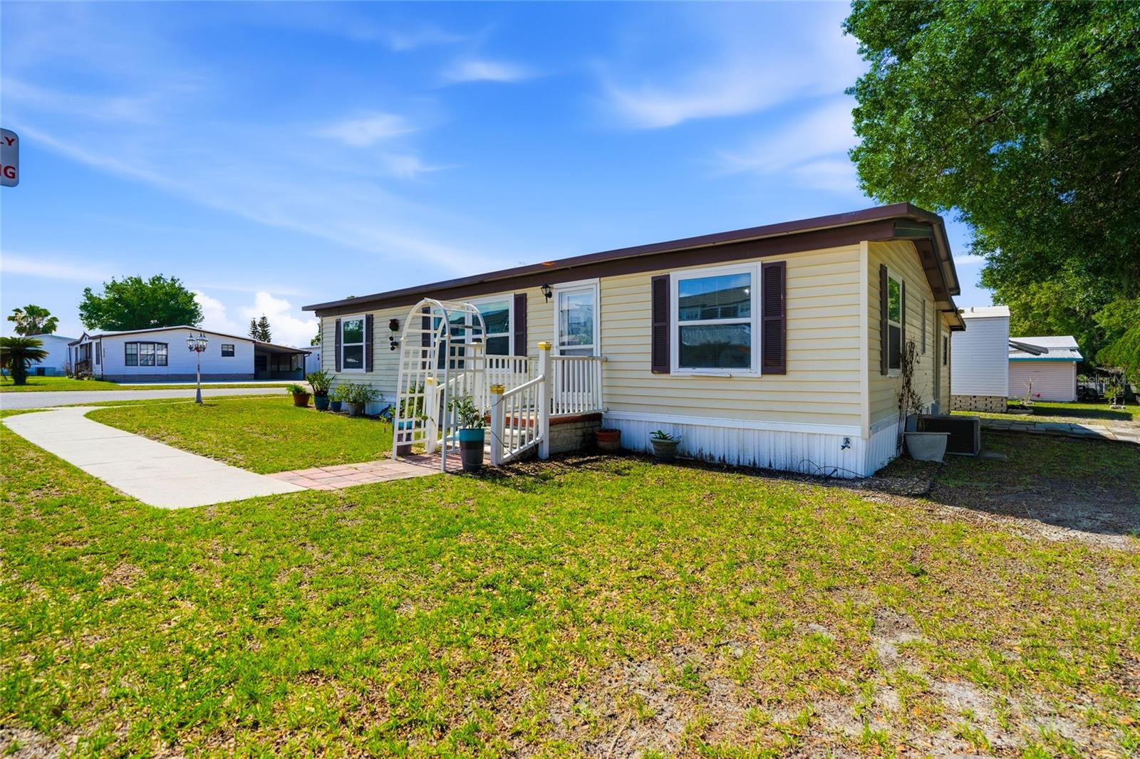 3933 SARAH DR, WESLEY CHAPEL, FL, 33543