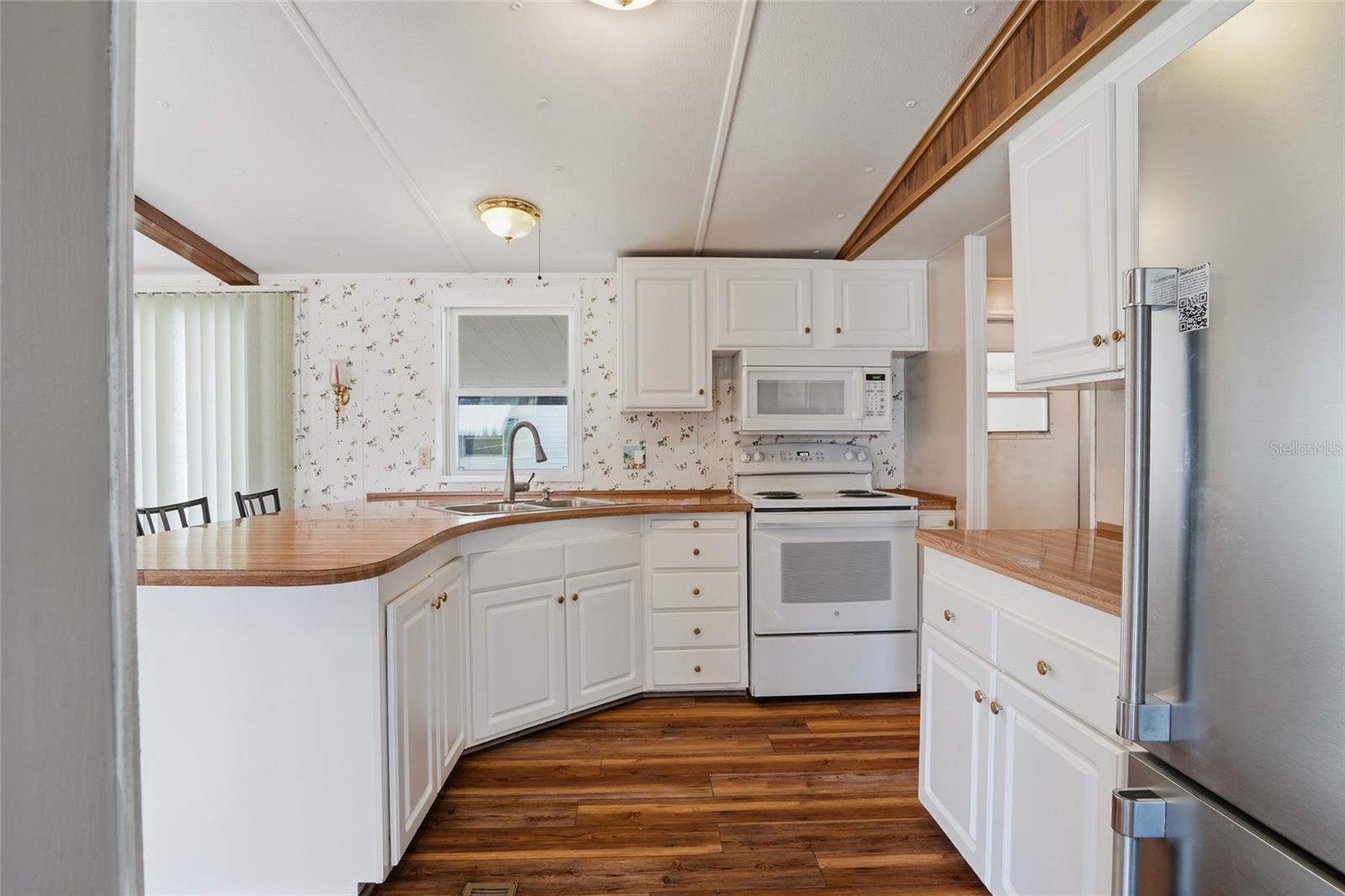 3933 SARAH DR, WESLEY CHAPEL, FL, 33543