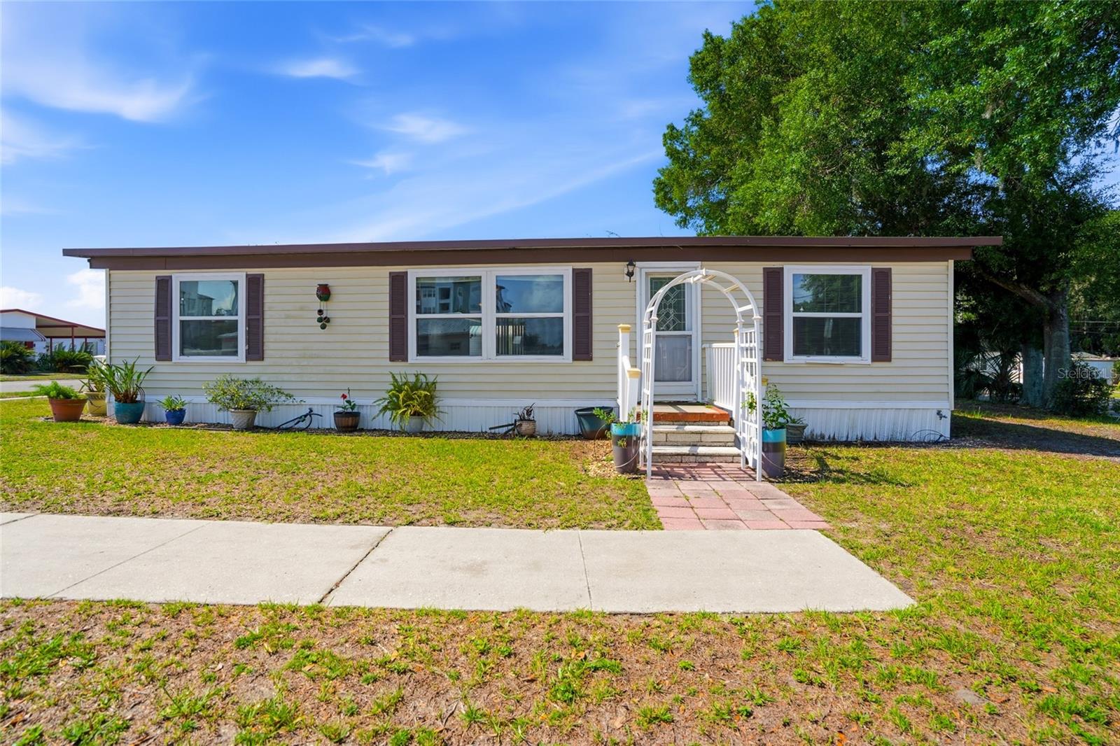 3933 SARAH DR, WESLEY CHAPEL, FL, 33543