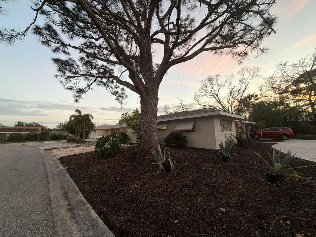 5004 MEDALIST RD, SARASOTA, FL, 34243