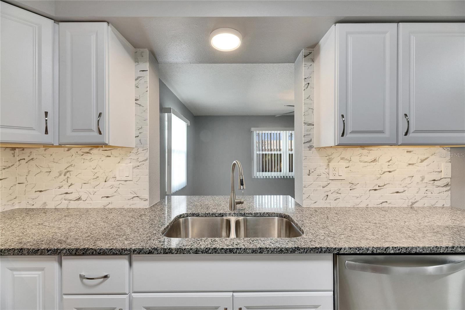 1691 E ORANGECREST AVE, PALM HARBOR, FL, 34683
