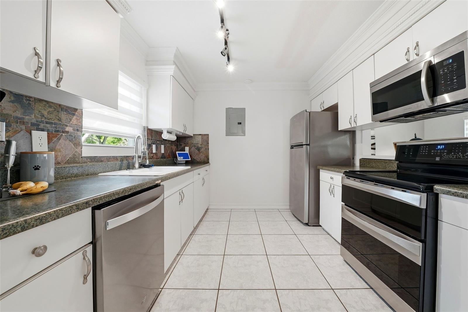 4943 WISHART BLVD, TAMPA, FL, 33603