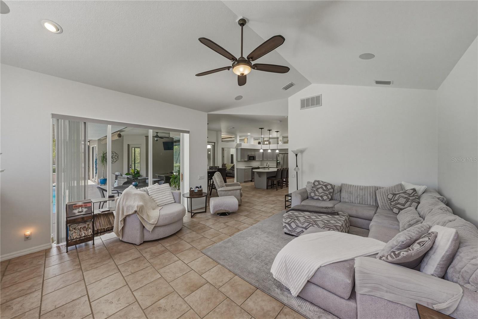 6105 AUDUBON MANOR BLVD, LITHIA, FL, 33547