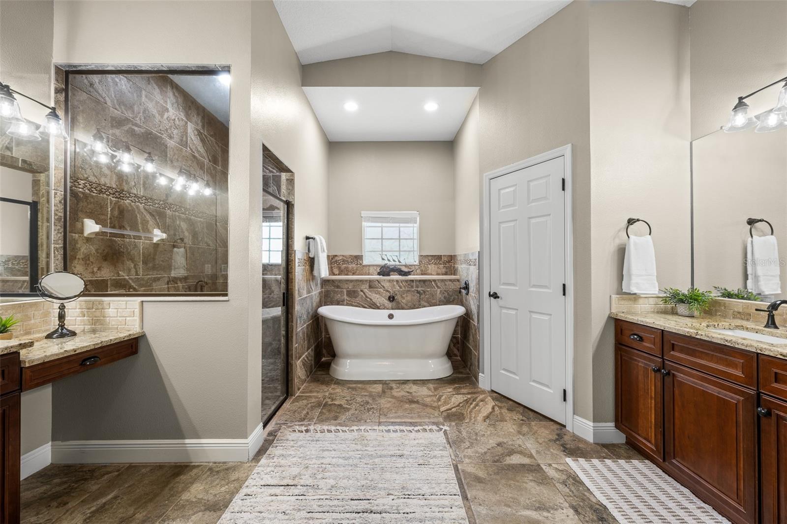 8224 SPRING FOREST LN, WESLEY CHAPEL, FL, 33544
