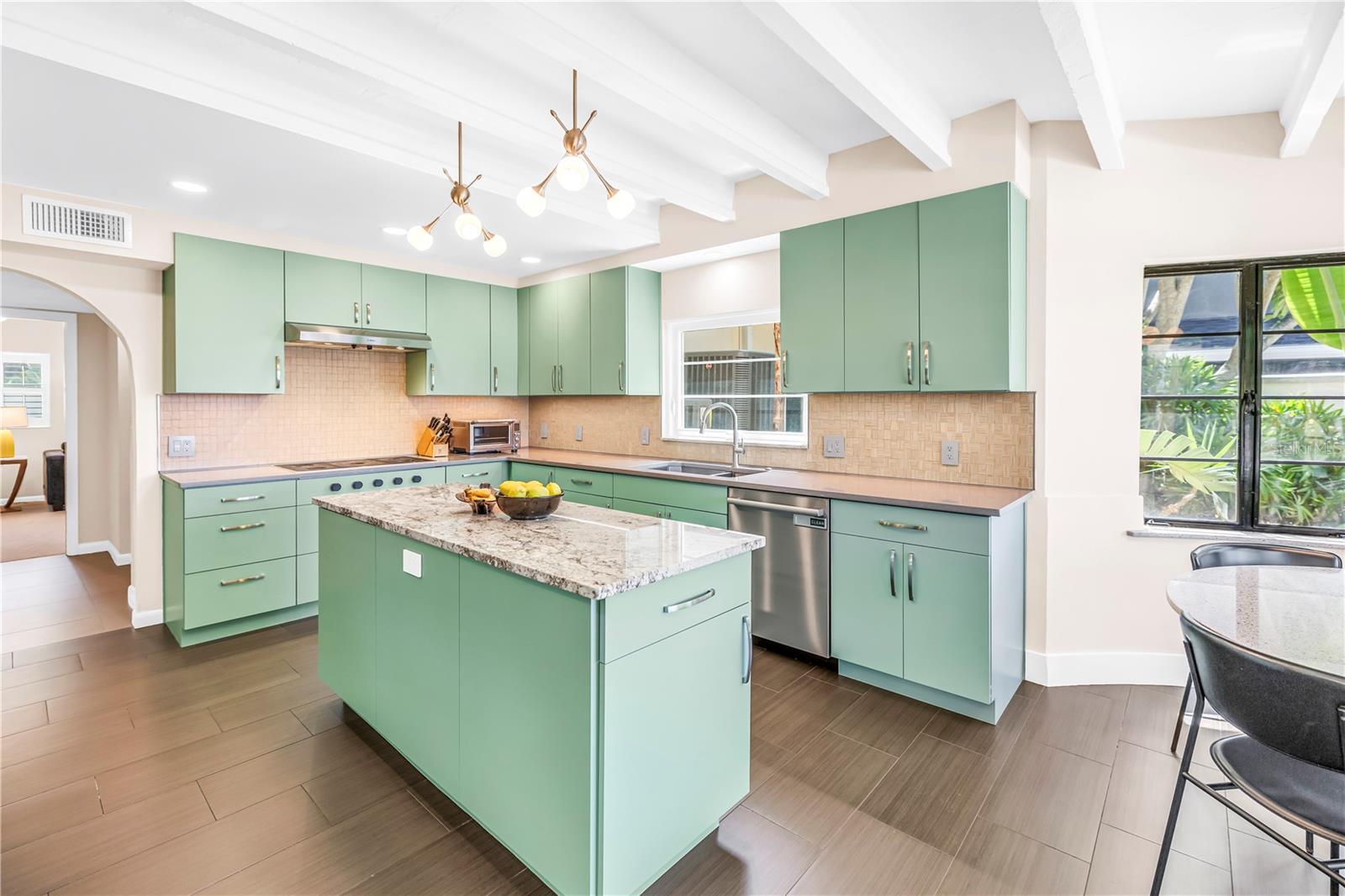 2781 BAYSIDE DR S, ST PETERSBURG, FL, 33705