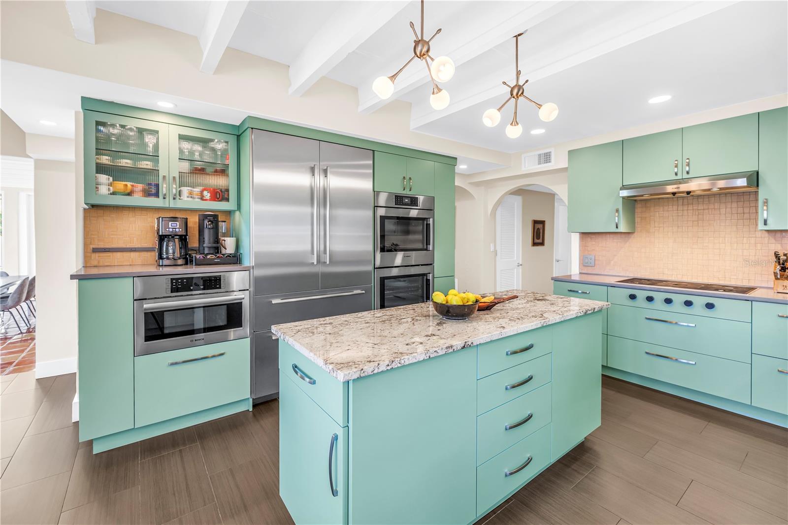 2781 BAYSIDE DR S, ST PETERSBURG, FL, 33705
