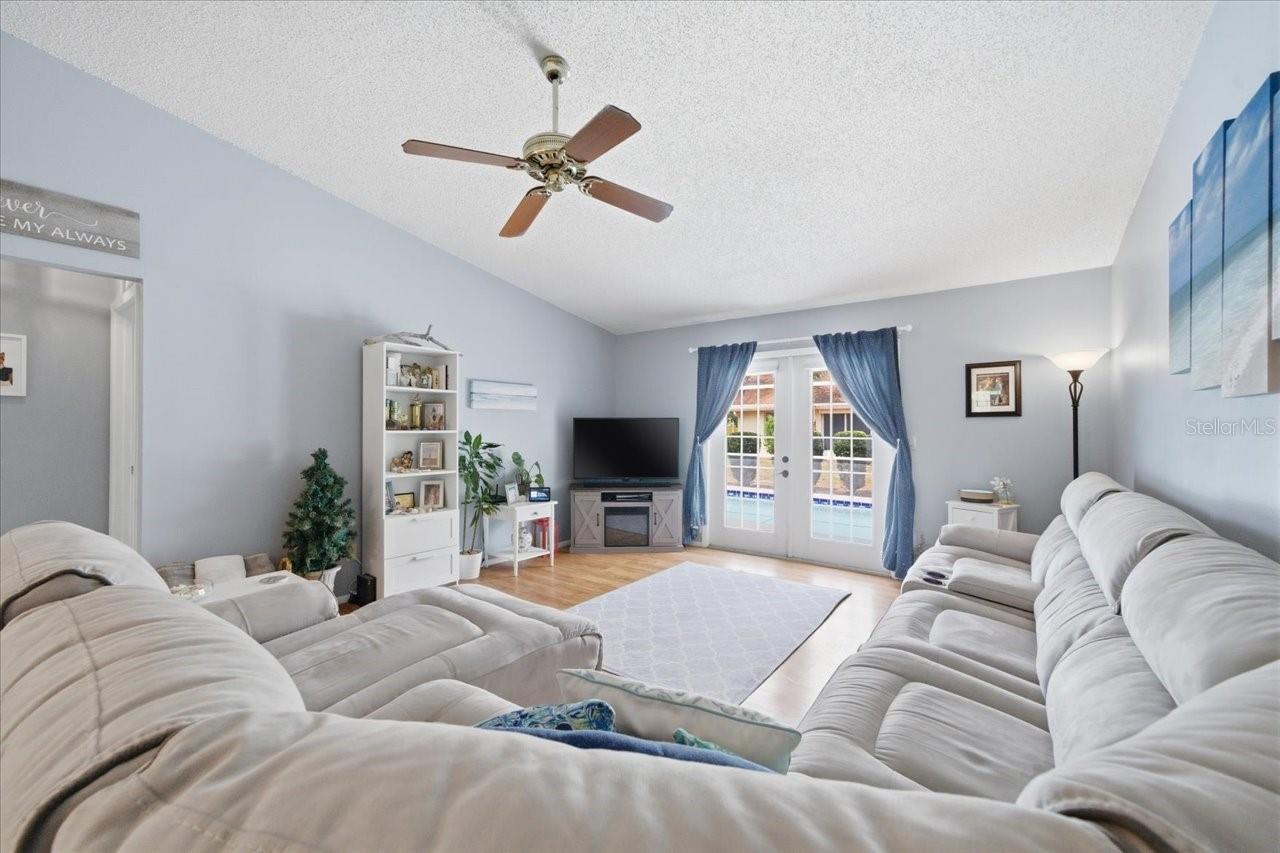 798 COUNTRYSHIRE LN, PALM HARBOR, FL, 34683