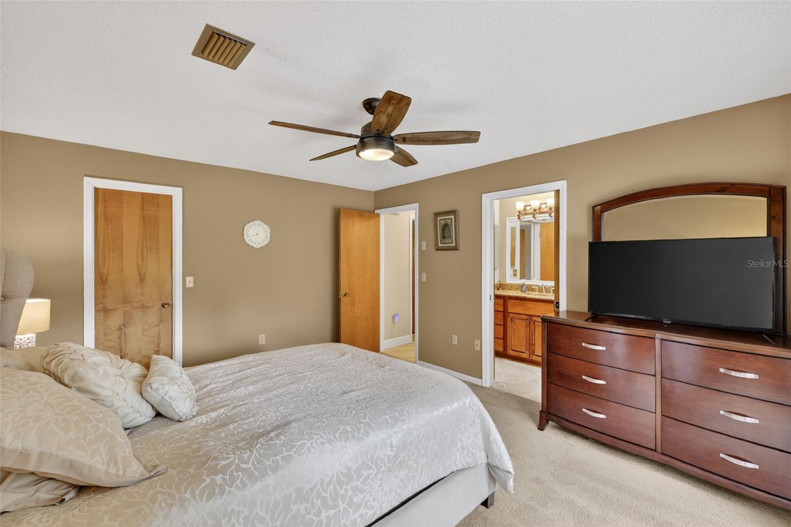 4141 LAKE FOREST ST, MOUNT DORA, FL, 32757