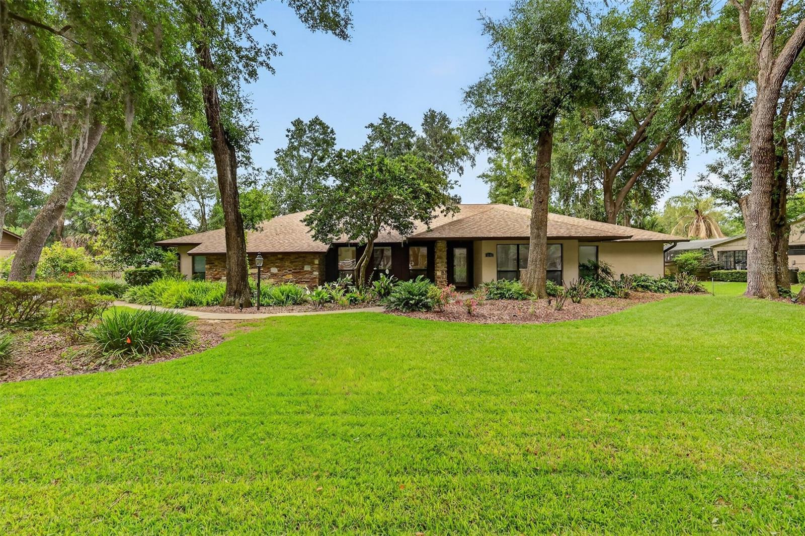 4141 LAKE FOREST ST, MOUNT DORA, FL, 32757