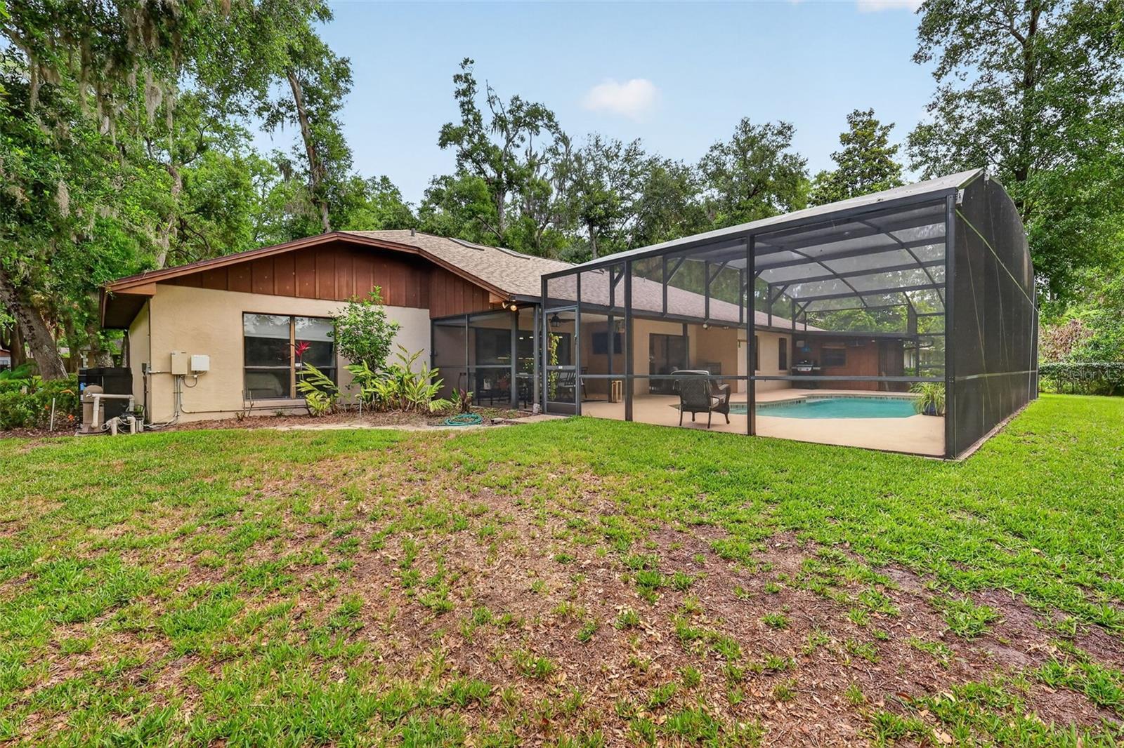 4141 LAKE FOREST ST, MOUNT DORA, FL, 32757