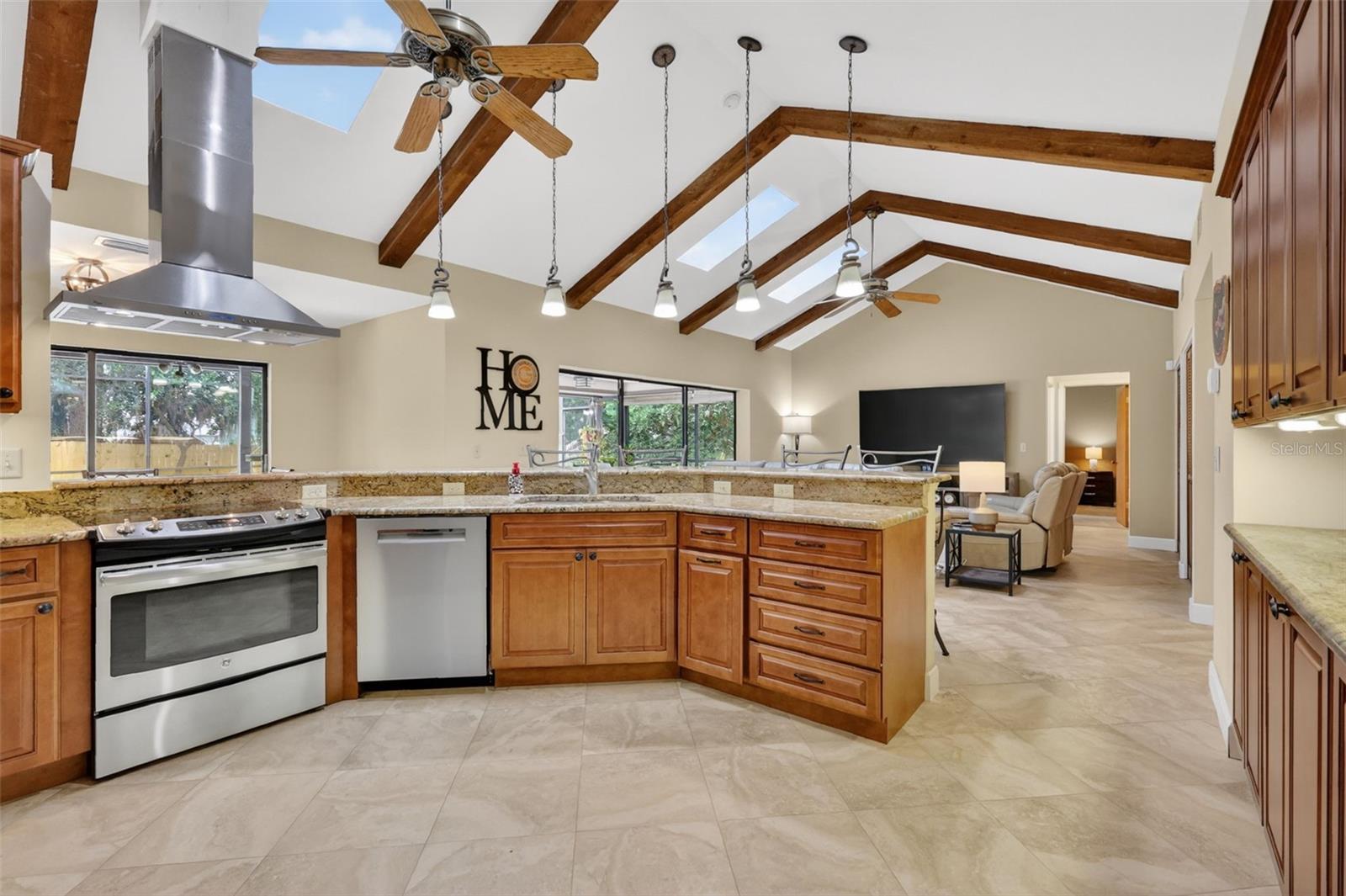 4141 LAKE FOREST ST, MOUNT DORA, FL, 32757