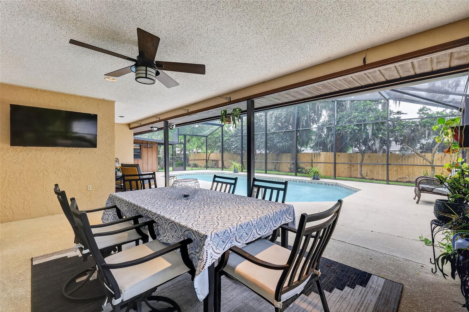 4141 LAKE FOREST ST, MOUNT DORA, FL, 32757