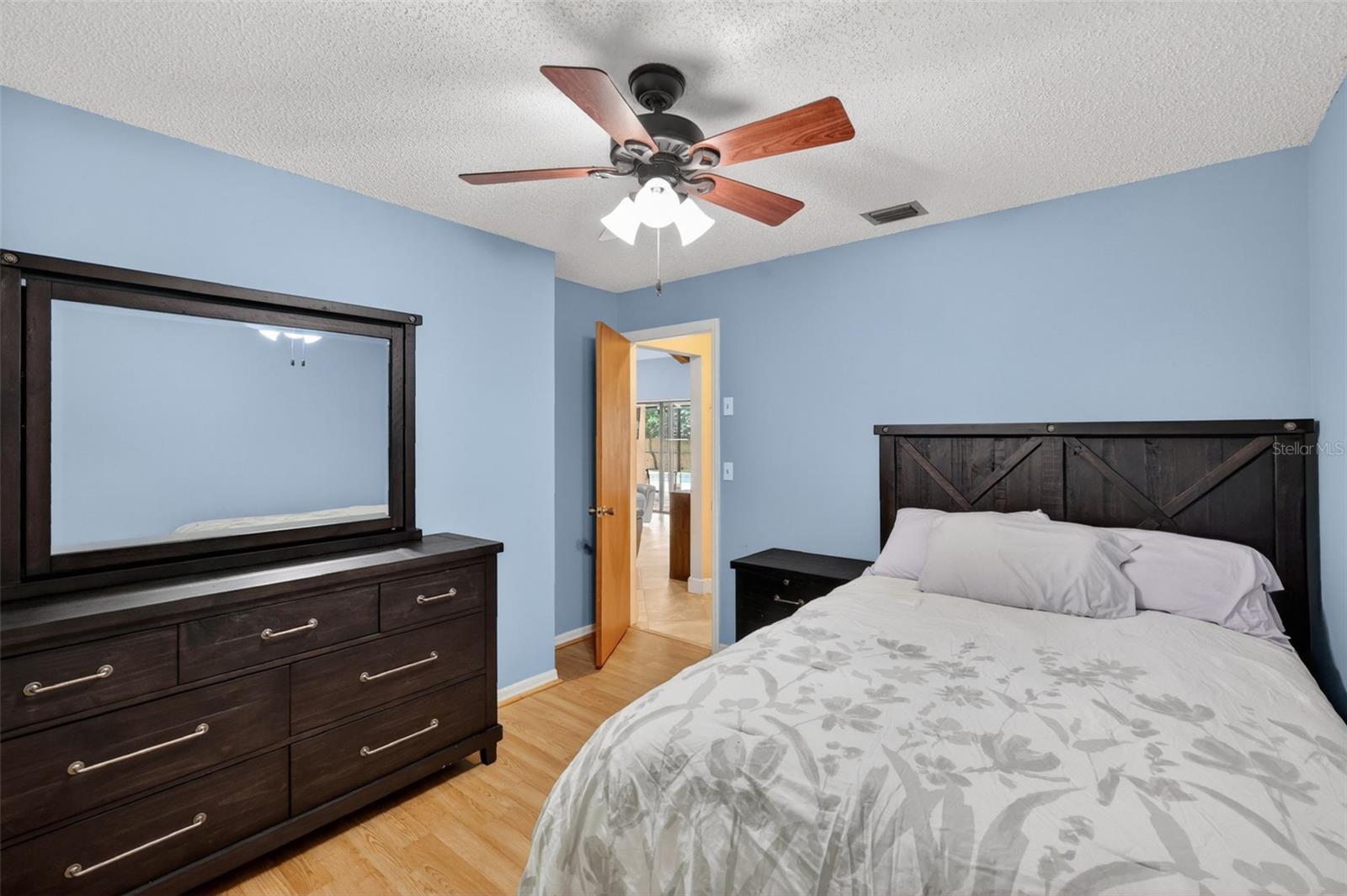 4141 LAKE FOREST ST, MOUNT DORA, FL, 32757