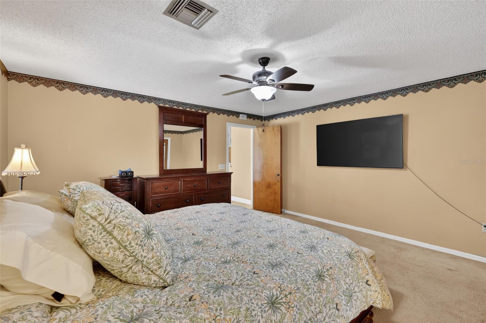 4141 LAKE FOREST ST, MOUNT DORA, FL, 32757