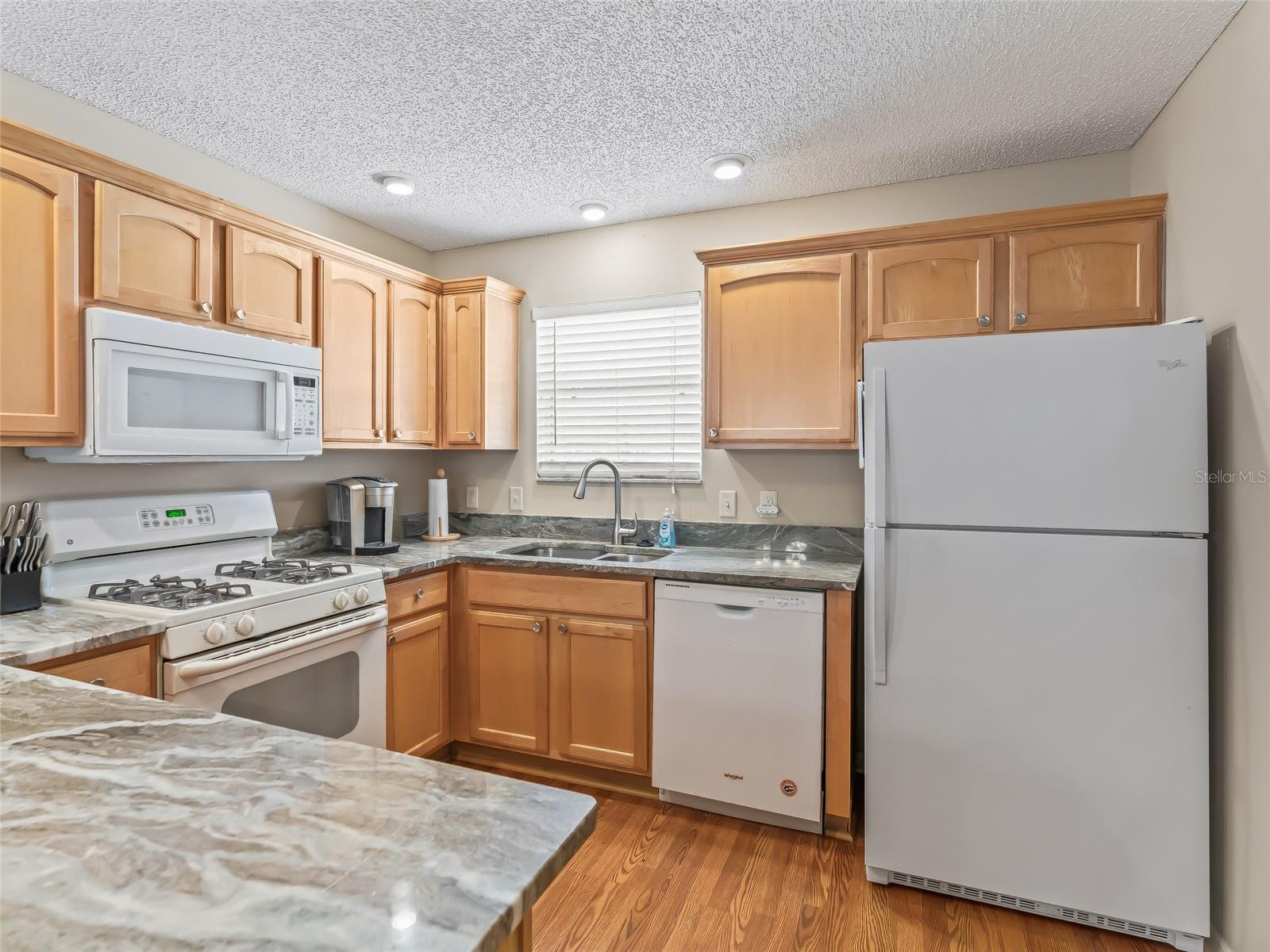 2369 FIVE FORKS TRL, THE VILLAGES, FL, 32162