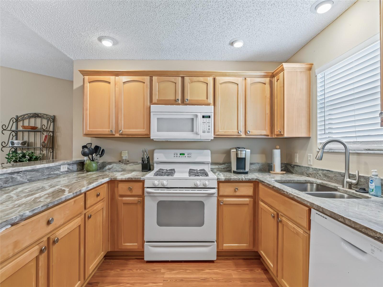 2369 FIVE FORKS TRL, THE VILLAGES, FL, 32162