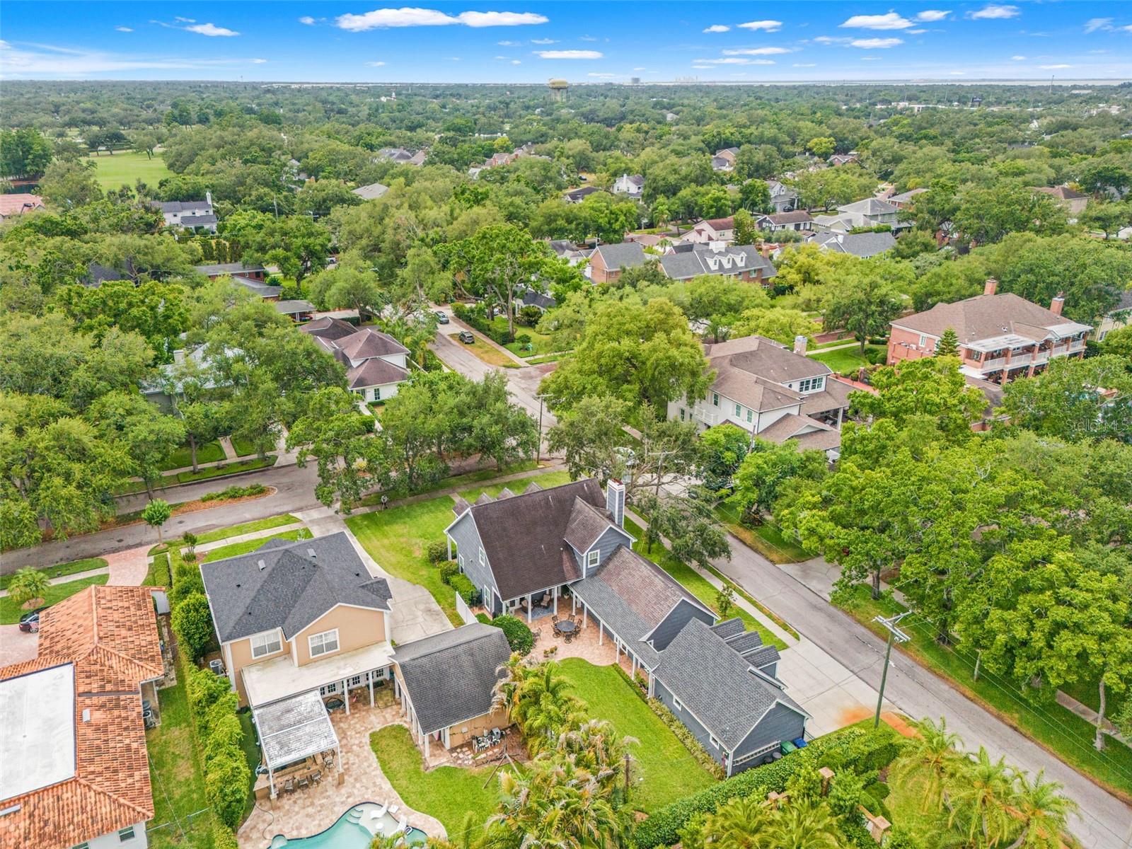 3233 W PARKLAND BLVD, TAMPA, FL, 33609