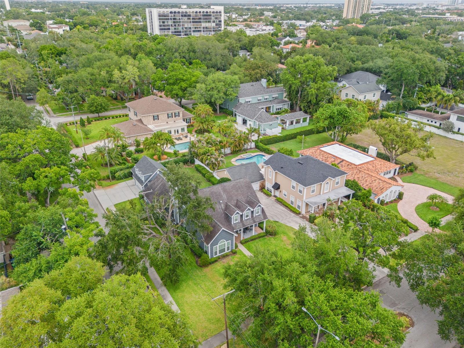 3233 W PARKLAND BLVD, TAMPA, FL, 33609