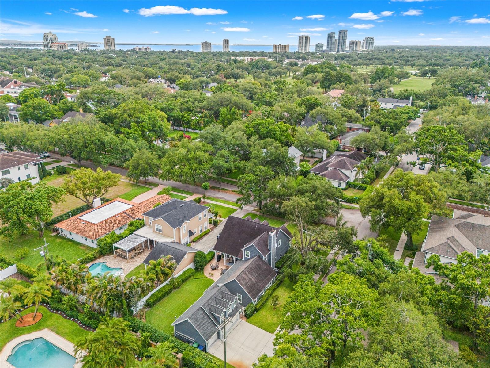 3233 W PARKLAND BLVD, TAMPA, FL, 33609
